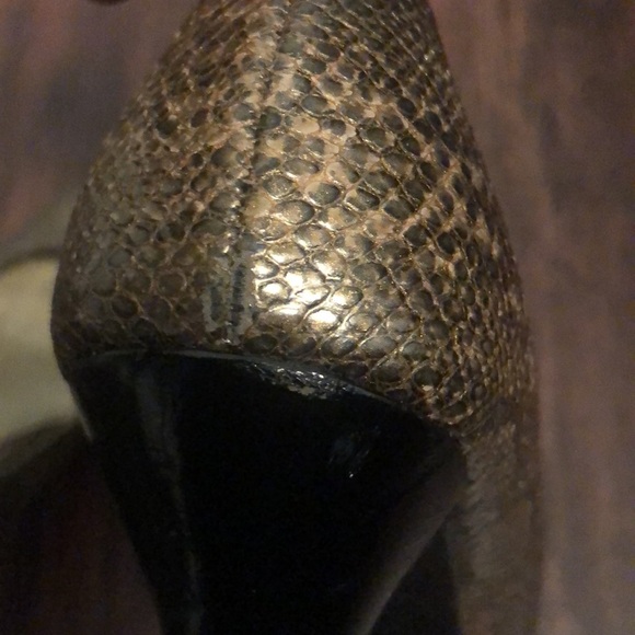 Women’s Bandolino Brown Faux Snakeskin Round Toe Pumps Size 7 - Picture 14 of 16